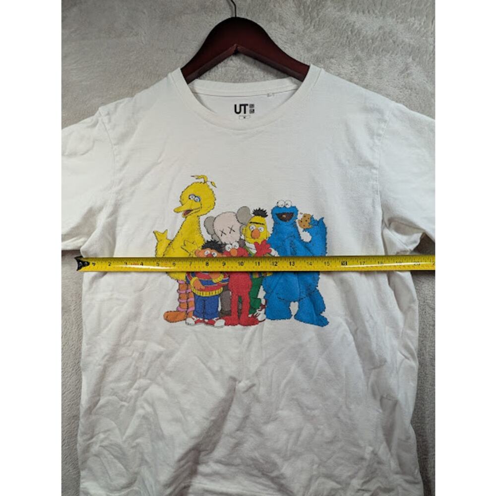 KAWS x Sesame Street x Uniqlo UT Tee MEDIUM White Big Bird Elmo Cookie Monster - Picture 5 of 8